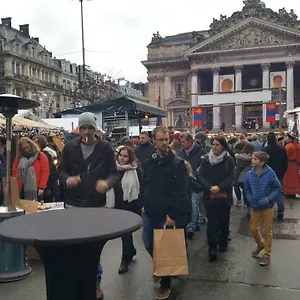 Les Pieds A La Grande Place , Brussel België