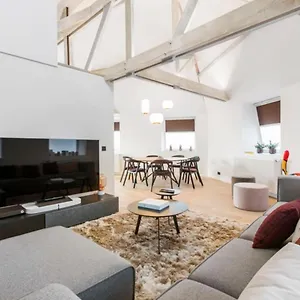 Appartement Design Loft Near The Of, Gent