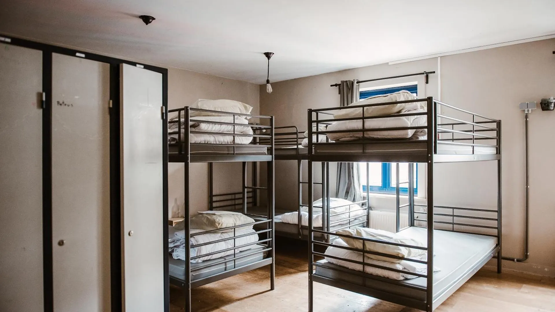 גנט Treck Hostel